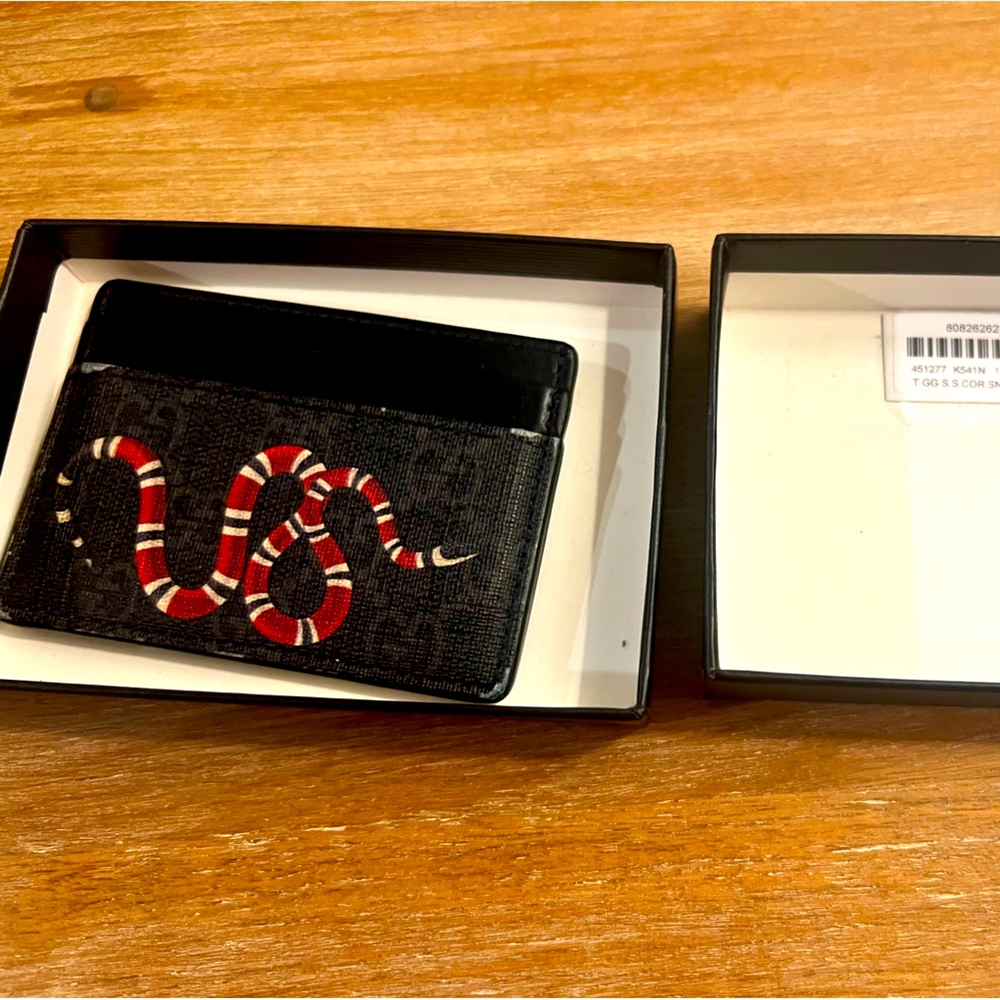 Used Gucci Wallet With Authentic Real